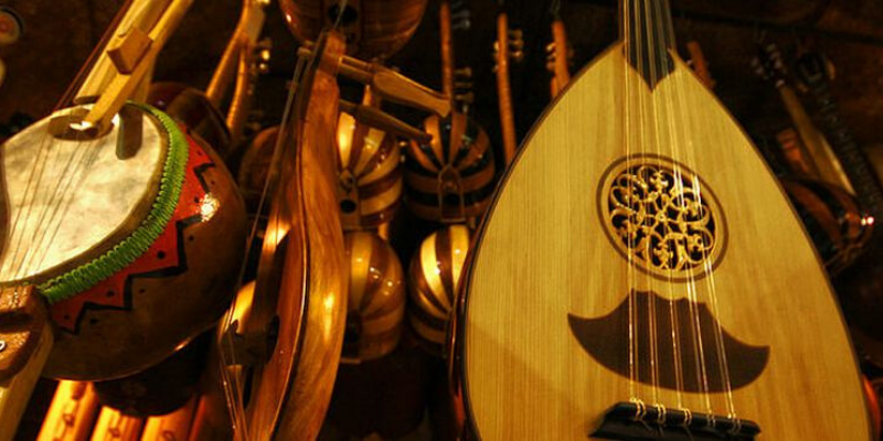 Comprehensive guide to Arabic music maqam system and traditional instruments