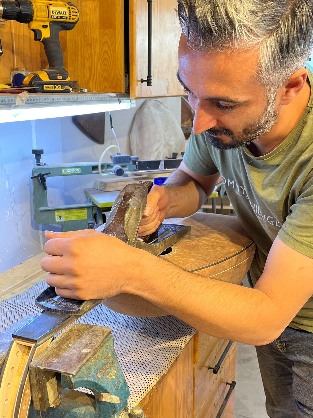 Profile of Turkish luthier Cahit Ertunc and his path to mastery